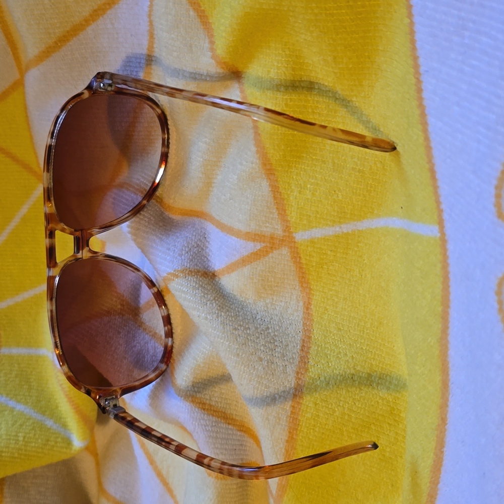VGUC- Vintage Large Pilot Sunglasses with Gradient Lens Tortoise Frame - Picture 3 of 14
